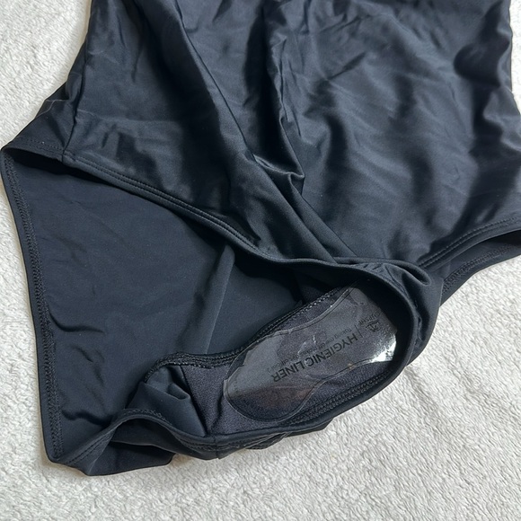 Black Deep V Neck Crisscross Back Adjustable Strap one piece. Sz Small - Picture 4 of 9